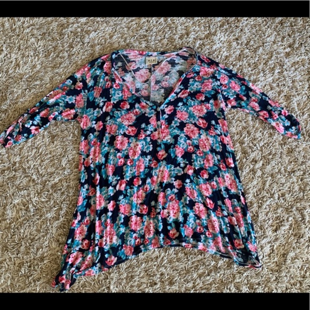 Worn once! H.I.P. Women’s top size medium